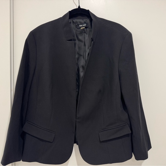 Nine West Black Clasp-Front Blazer - 16 - Picture 4 of 8